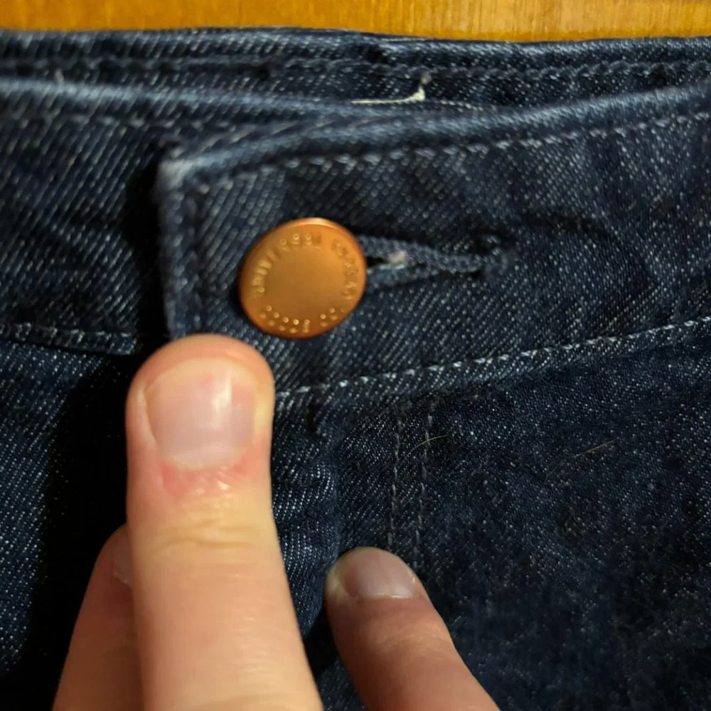 Universal Thread Vintage midi Shorts Size 10/30R Distressed Dark‎ Denim